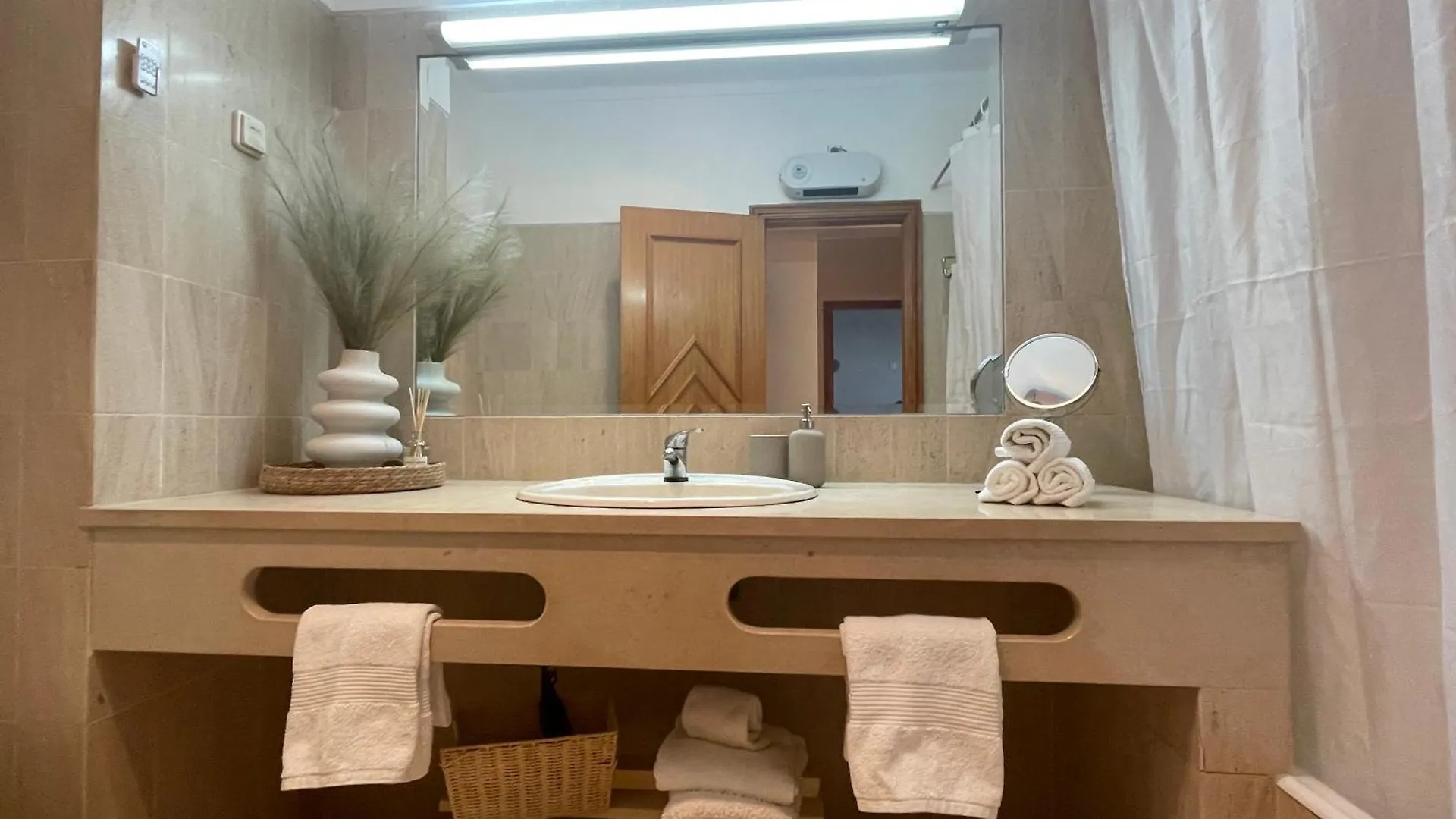 Title E Title - Oura Apartament 알부페이라